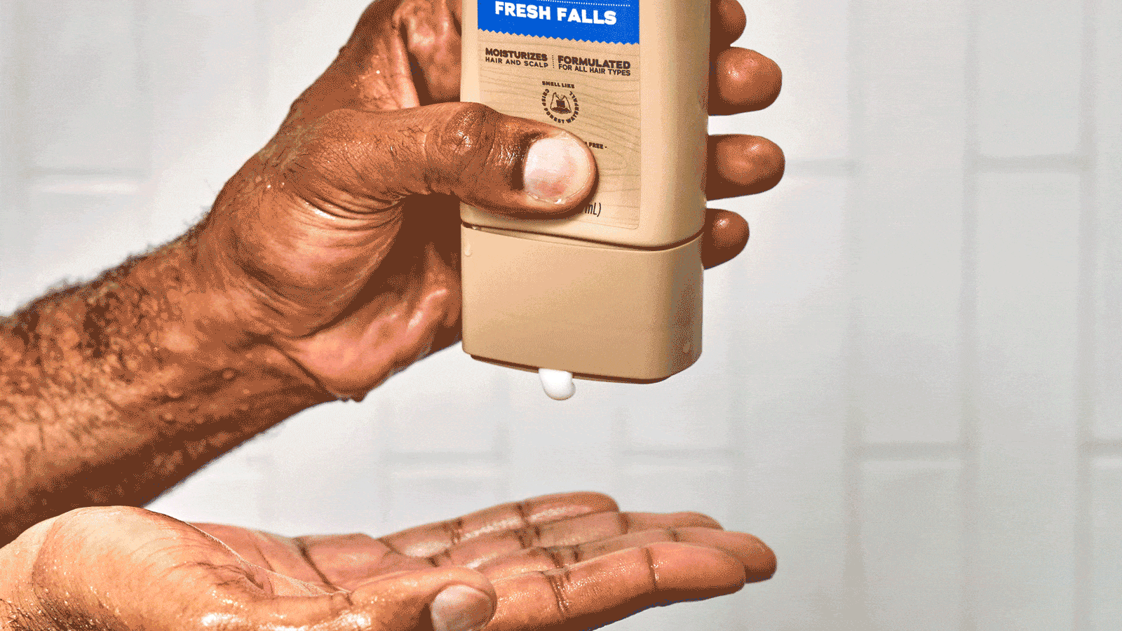 Dr. Squatch Fresh Falls Conditioner being used